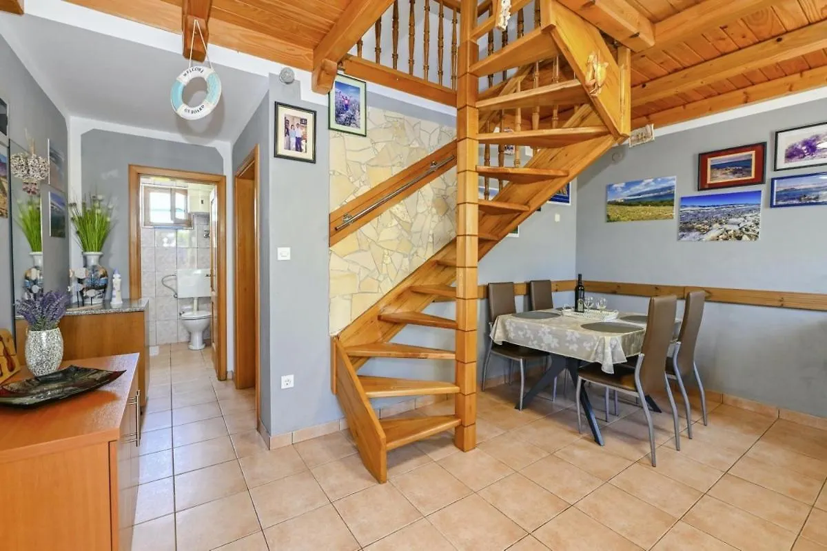Villa Marianna In Pag - Haus Fuer 5 Personen Pag Town
